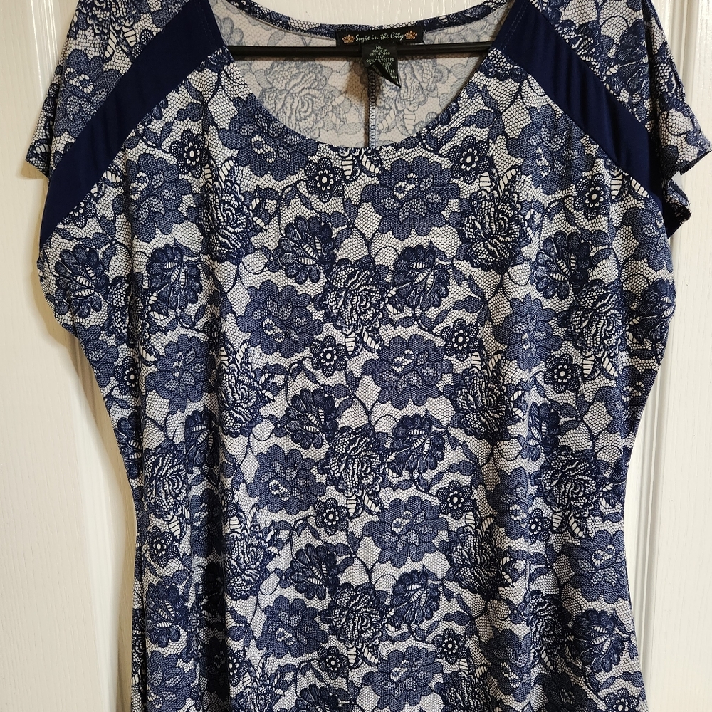 Suzie in the City blue top